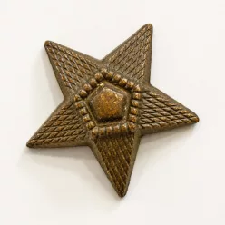 5ágú csillag fém szúrós, barna 20 mm