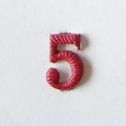 Fém szám, červená 5